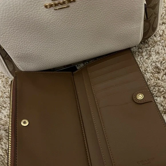 *****SOLD****** Coach Signature Backpack Purse with matching wallet - Picture 7 of 7